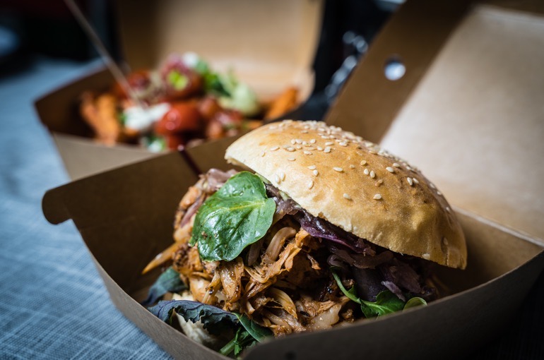 Pulled-Pork-Burger im Streetfood-Catering-Box von STREET-KITCHEN