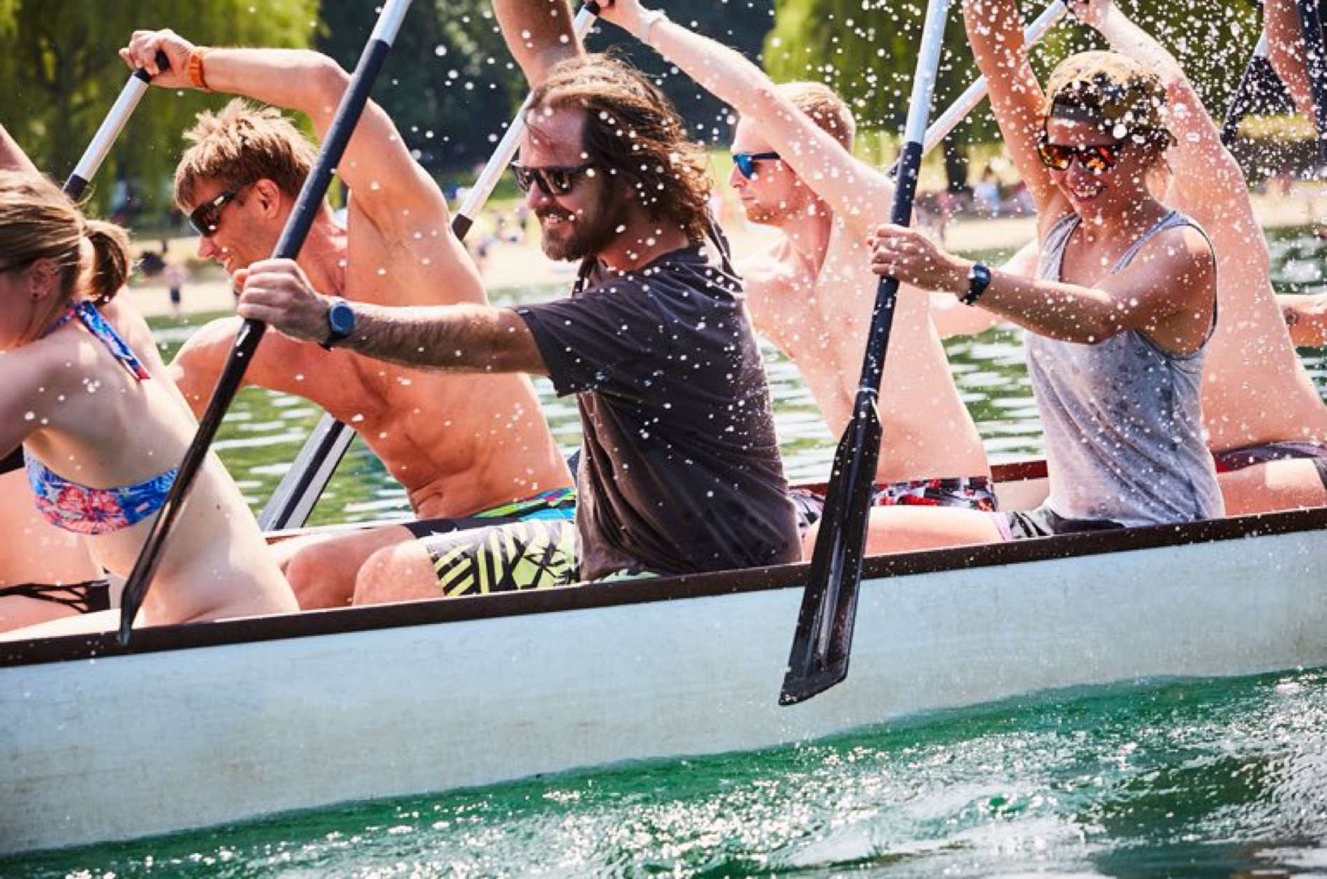 Blackfoot-Beach Köln – Teambuilding im Ruderboot
